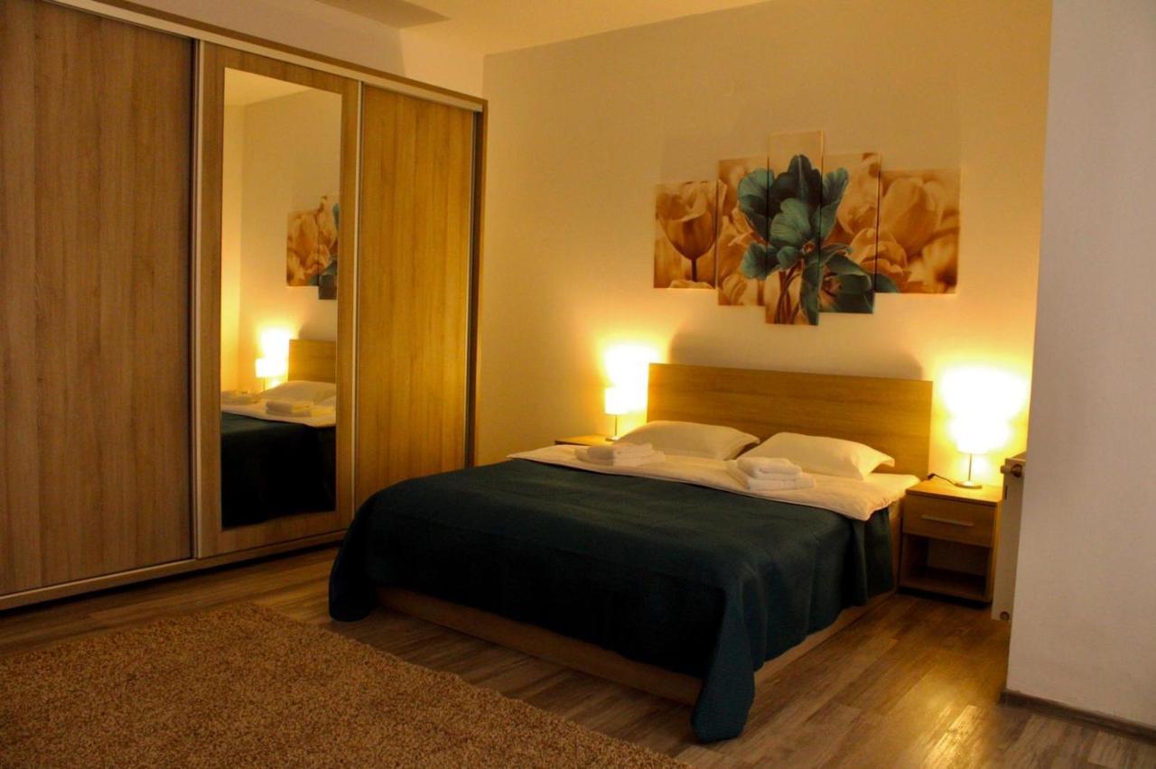 Long House Apartment Brasov Ngoại thất bức ảnh